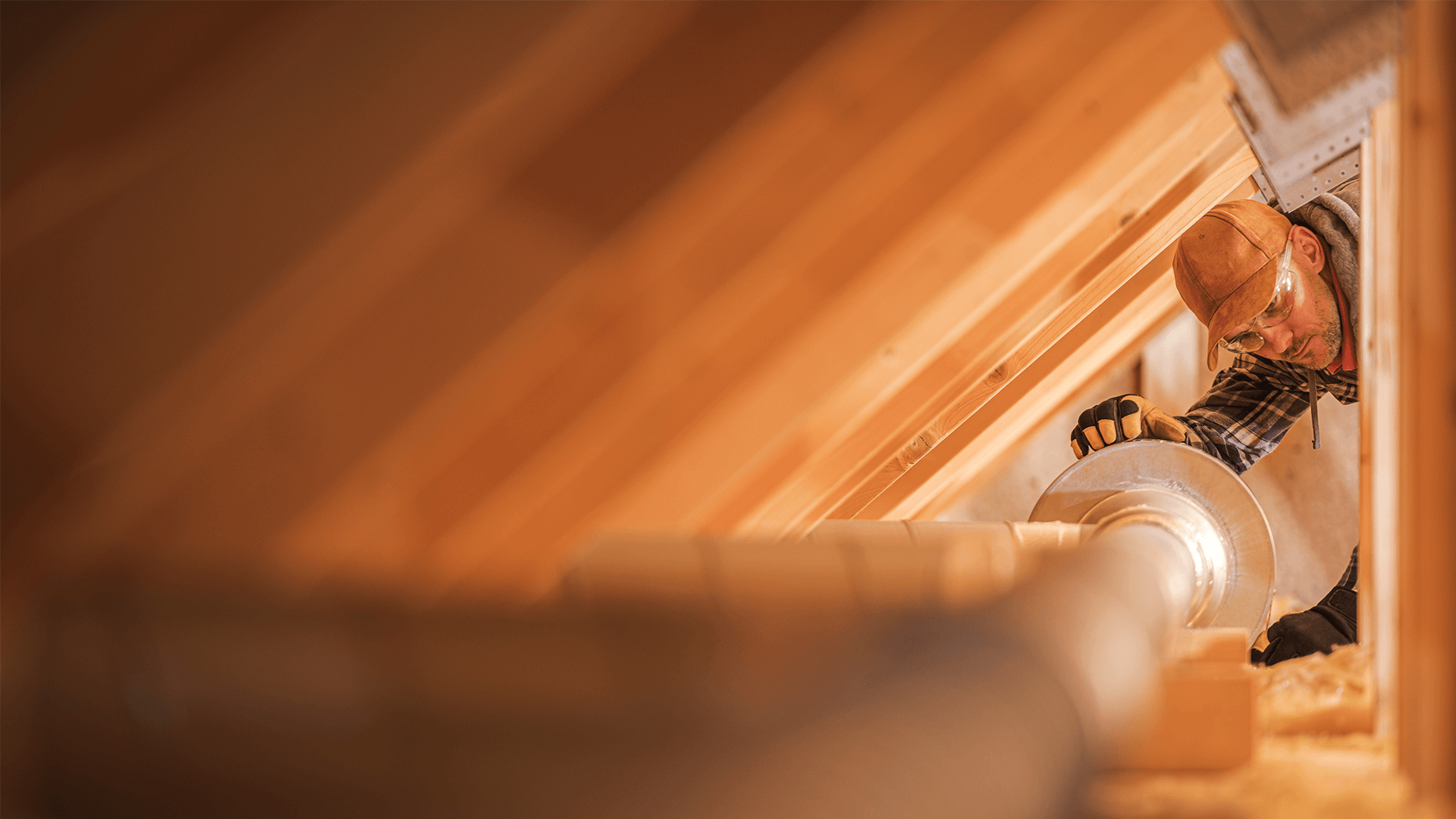 Find tradespeople near you - carpenter-working